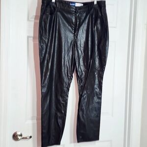 OLD NAVY BLACK HIGH RISE OG STRAIGHT SECRET SMOOTH POCKETS SIZE 18 Faux Leather
